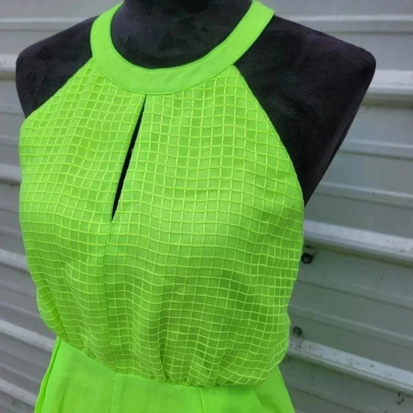 Very J Yellow Women's Halter Front Keyhole Open Back Polyester Short Romper M - Picture 4 of 15
